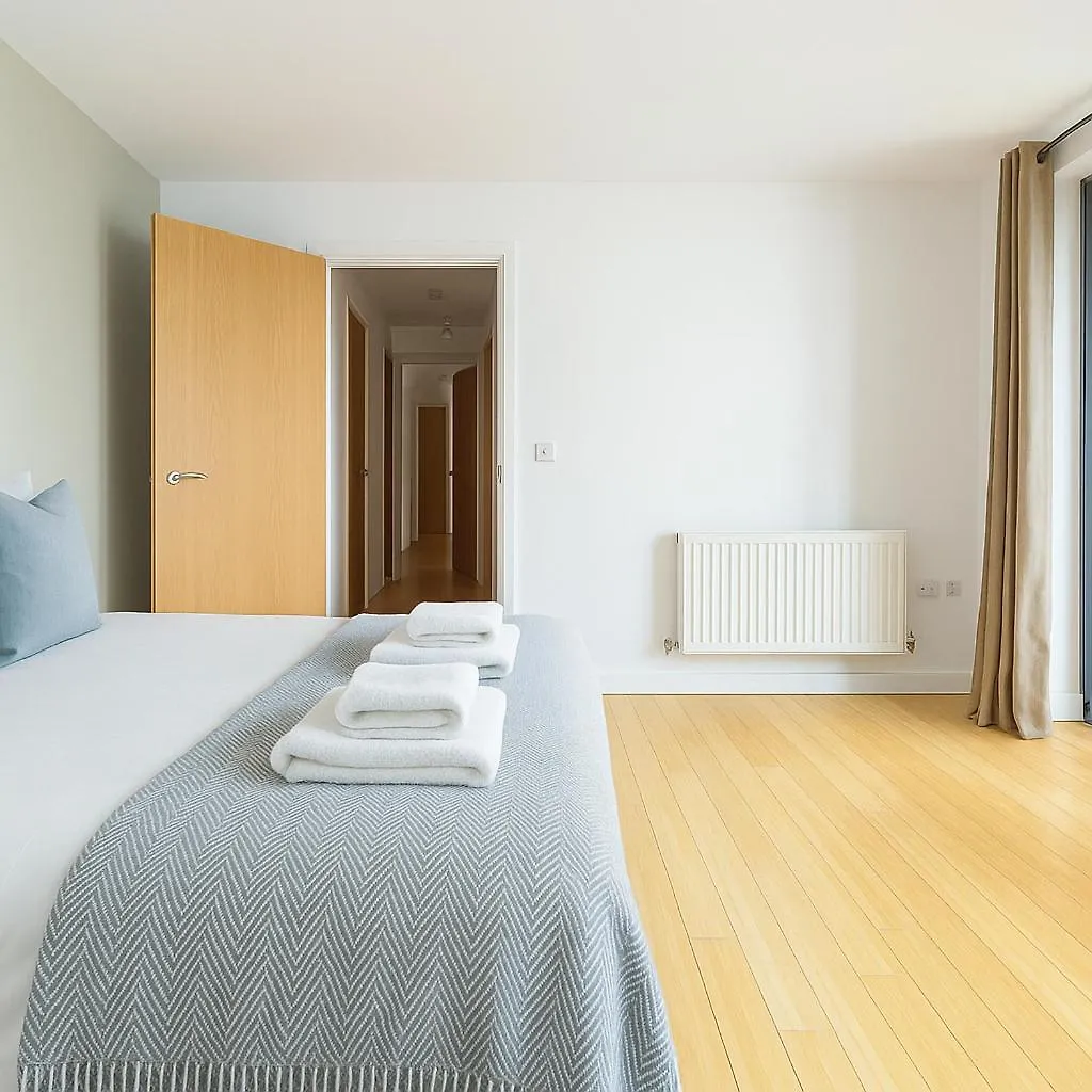 Dalston Square Gem - Walk To Cafes, Bars & Tube Apartment London