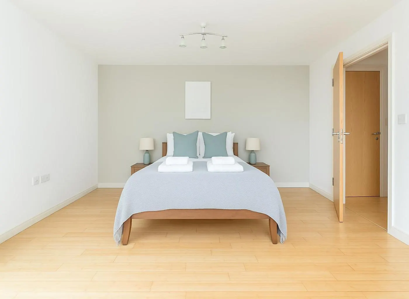 Dalston Square Gem - Walk To Cafes, Bars & Tube Apartment London